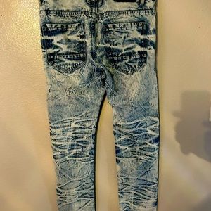 Men’s ripped blue Jean plant size(32waist)
